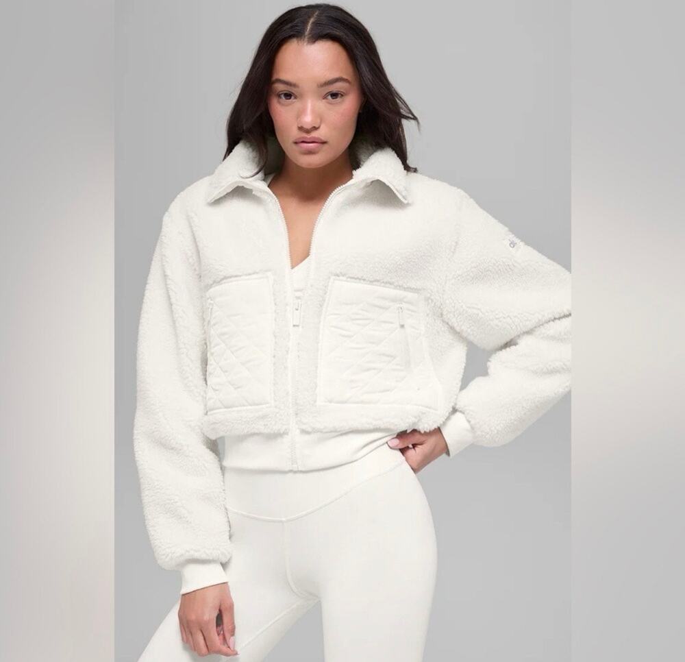 Alo Sherpa Edge Bomber in Ivory. Size M. NWT